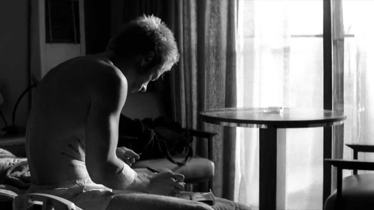 Memento, still 6