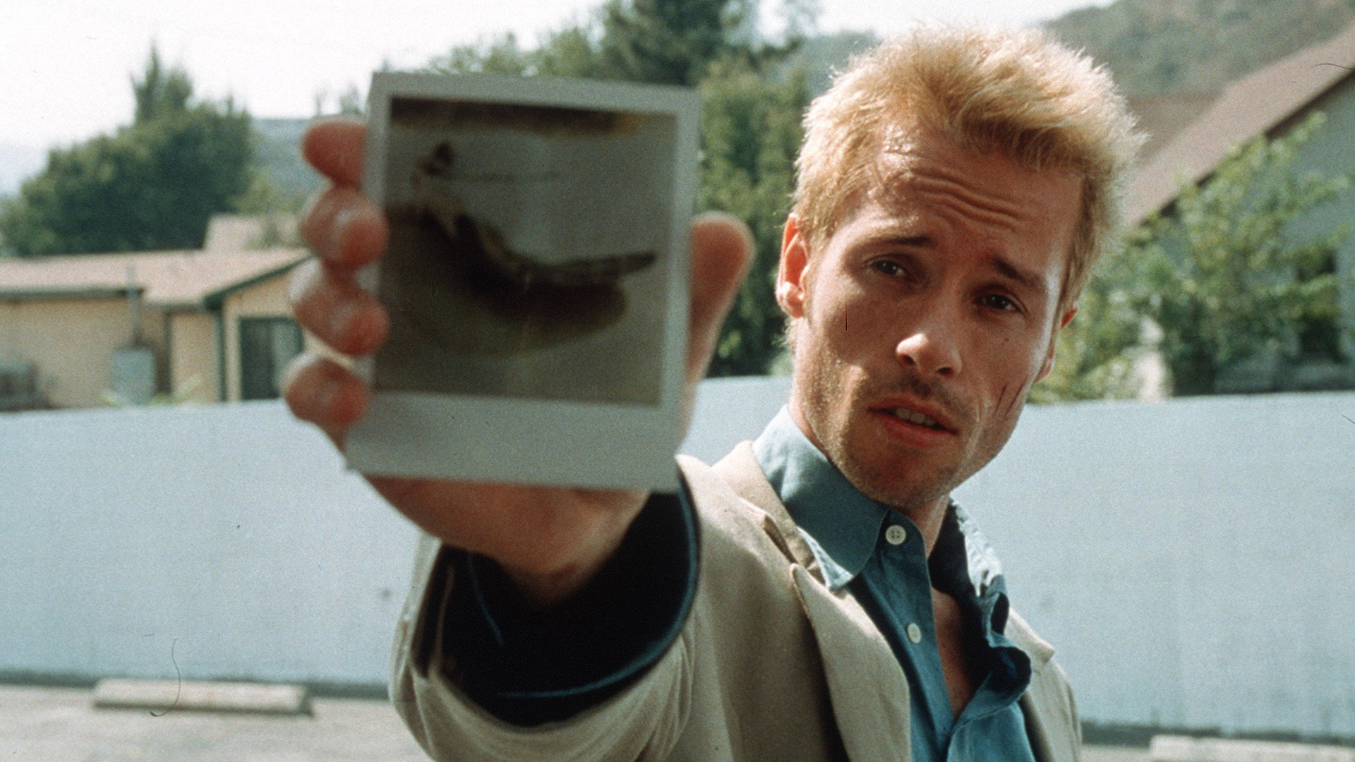 Memento, still 3