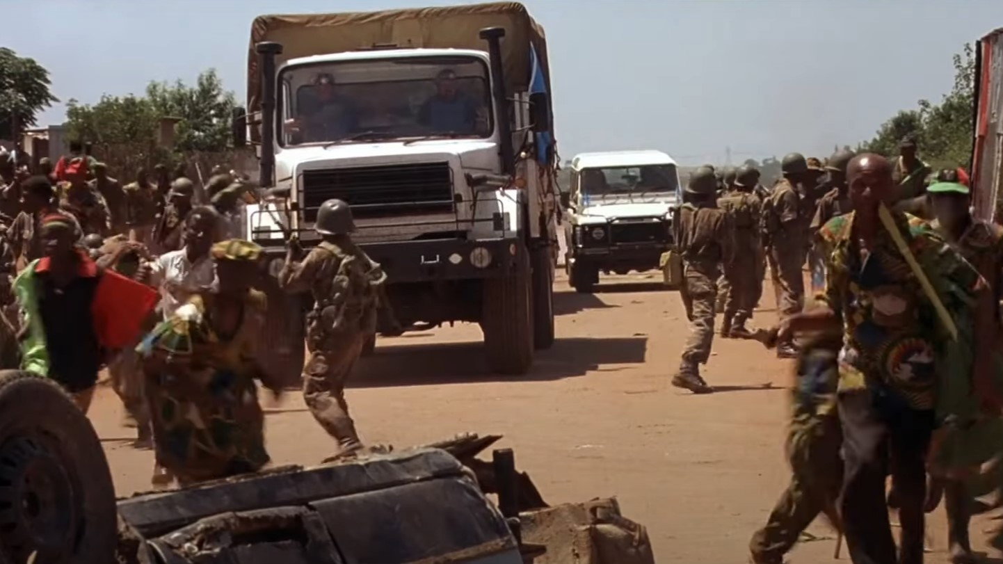 Hotel Rwanda, still 5