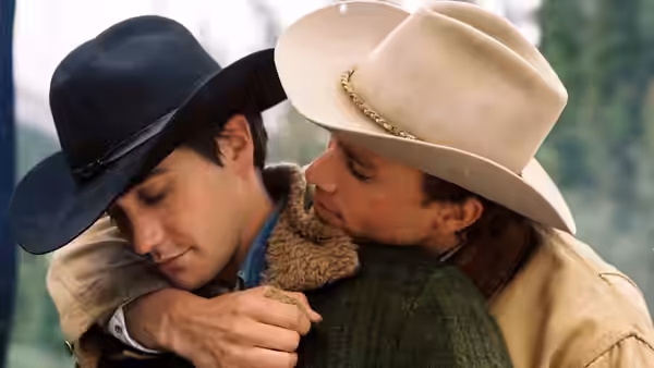 Jack Twist (Jake Gyllenhaal) and Ennis Del Mar (Heath Ledger) embracing closely