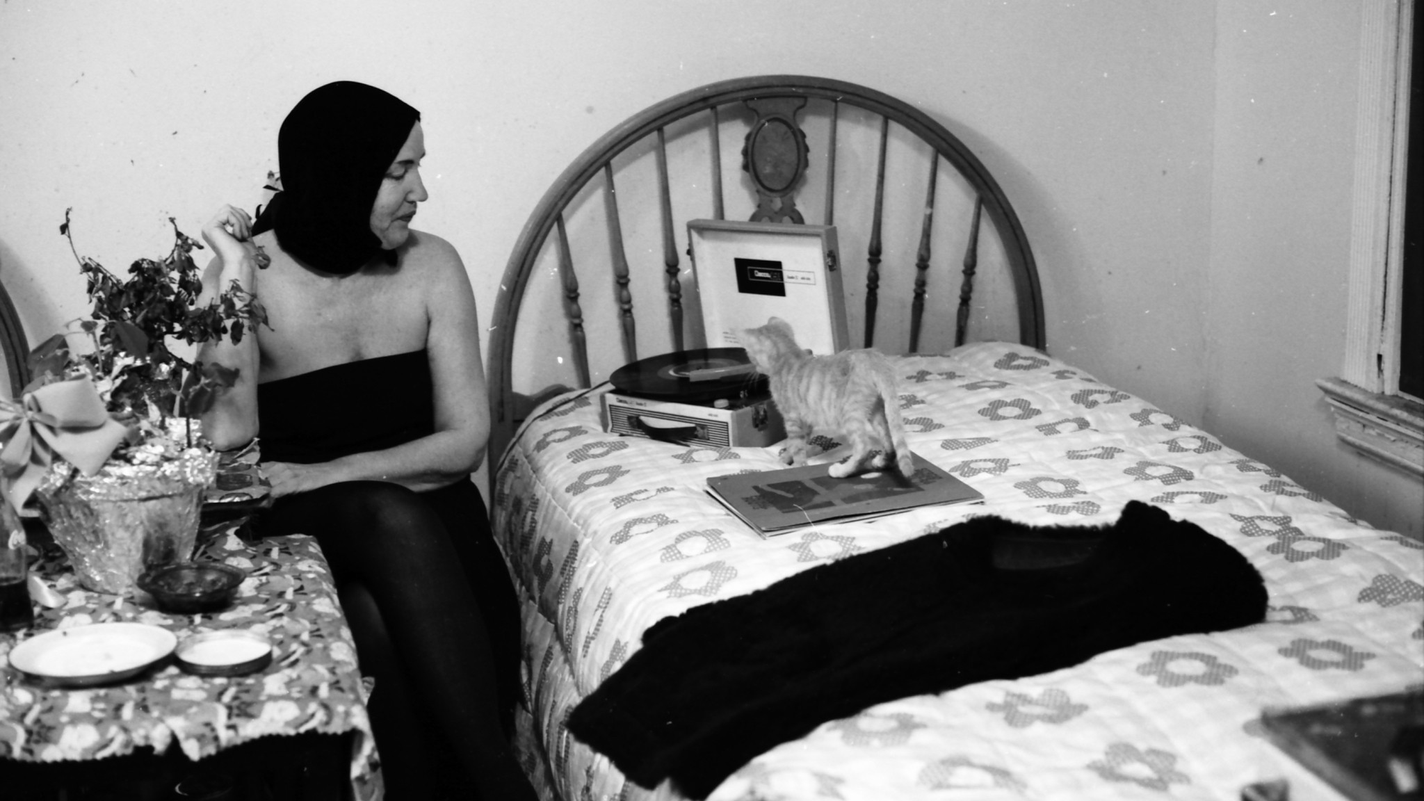 Grey Gardens, still 3