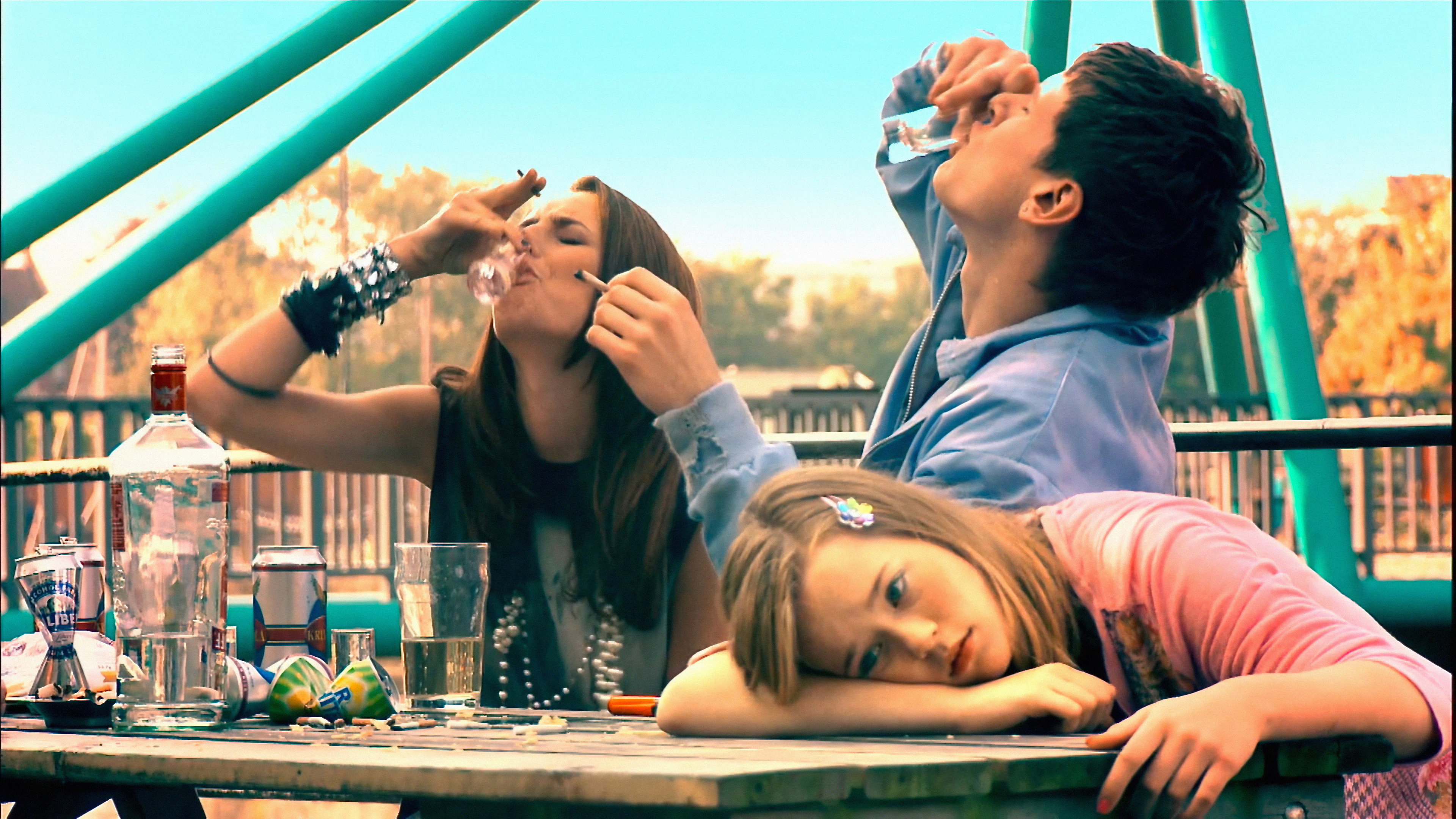 Skins, still 3