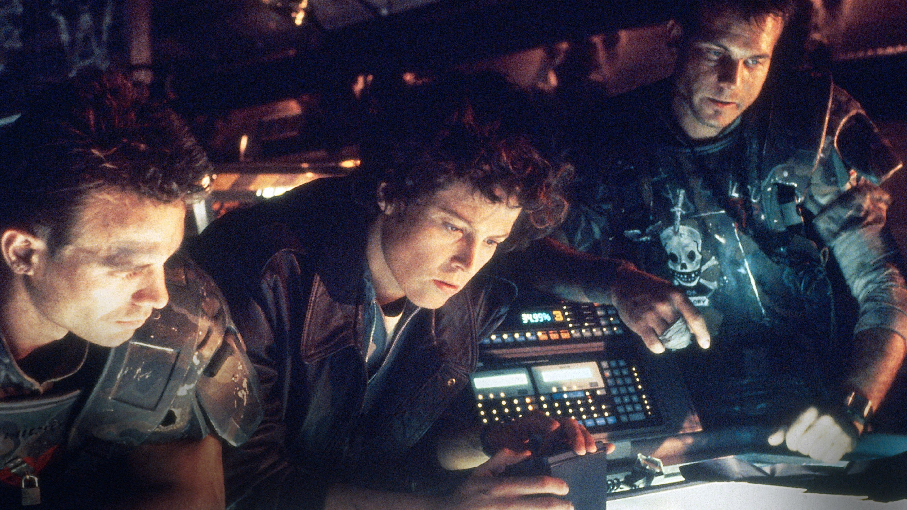 Aliens, still 3