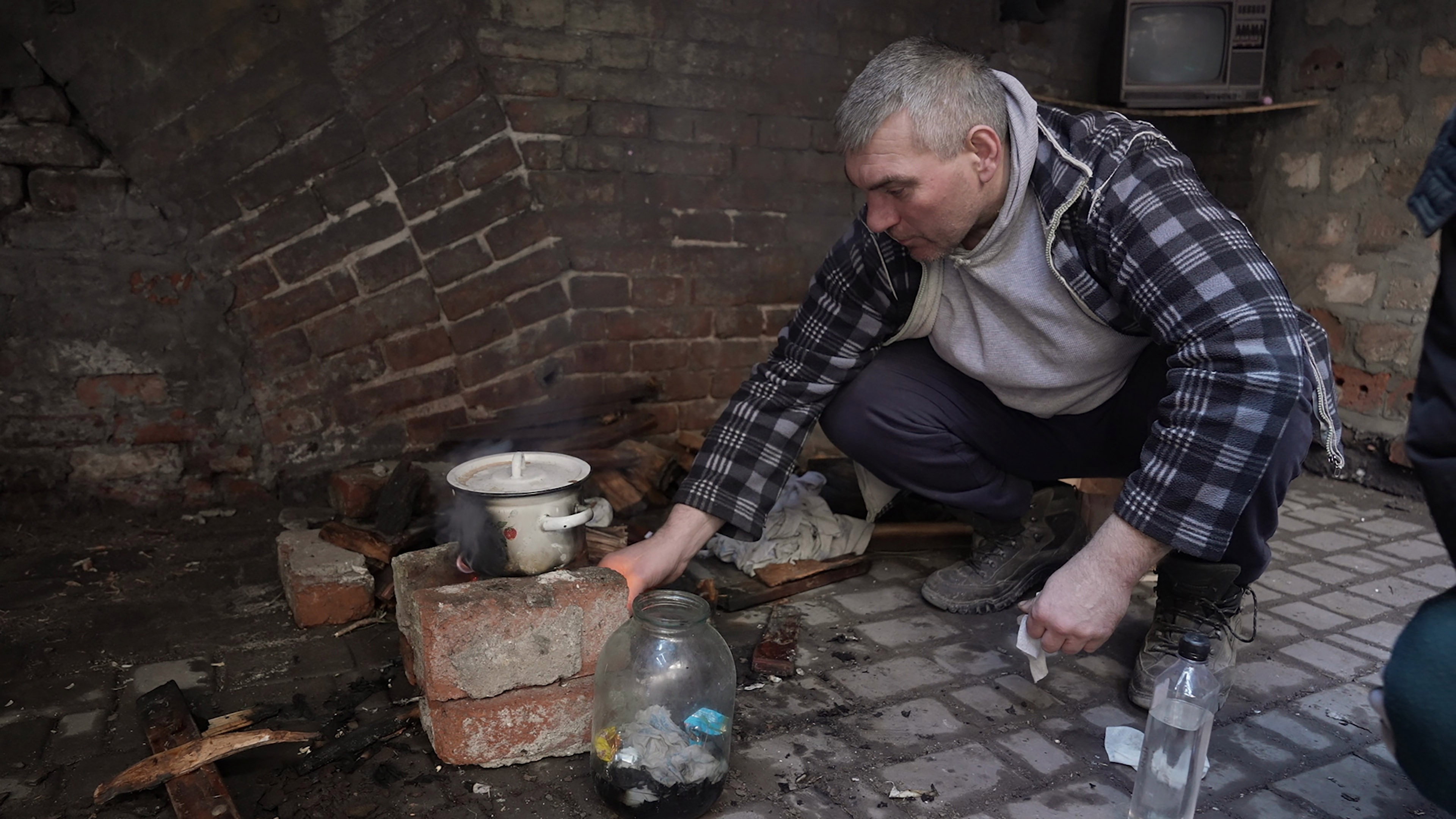 20 Days in Mariupol, still 3