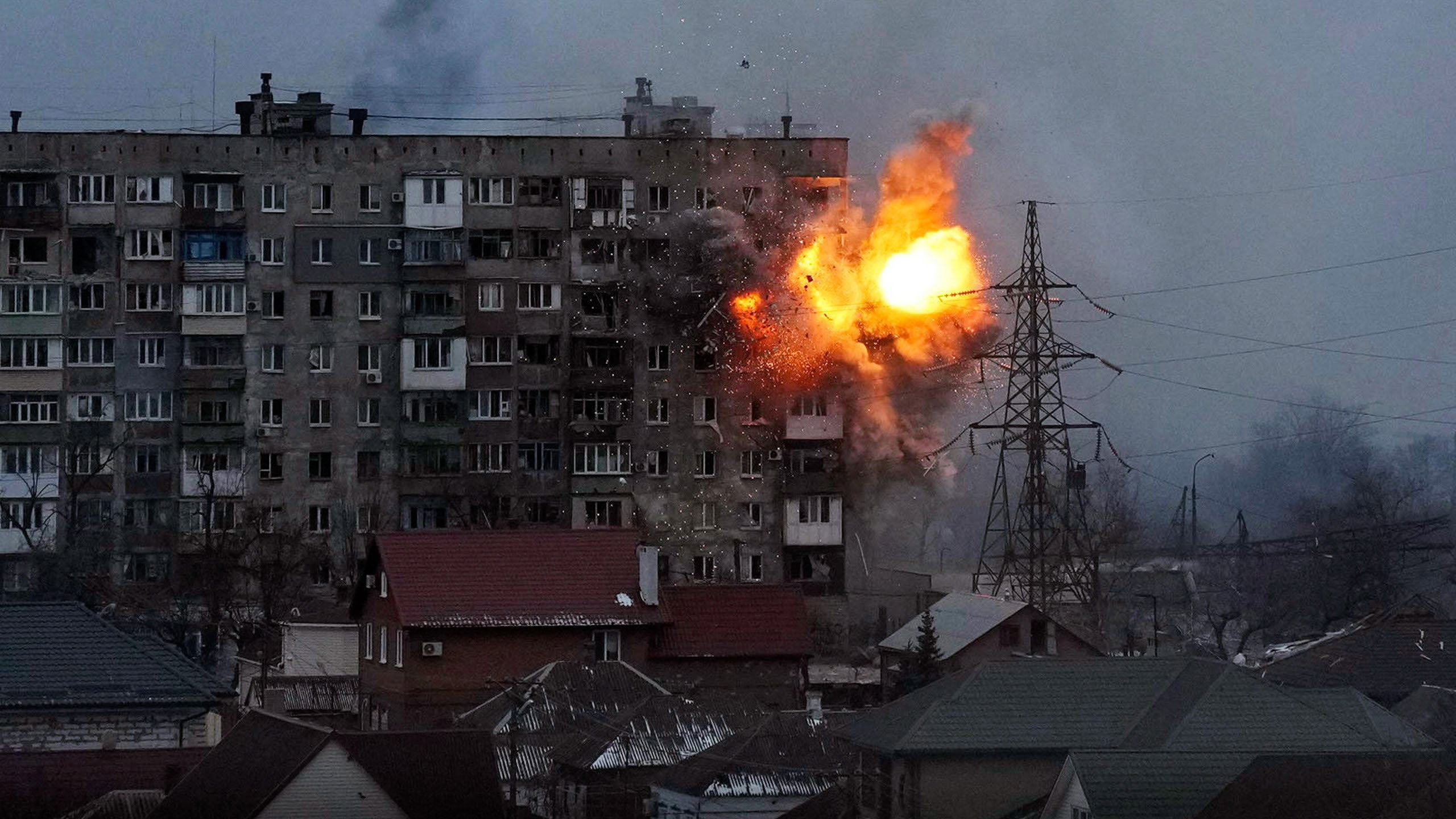20 Days in Mariupol, still 2
