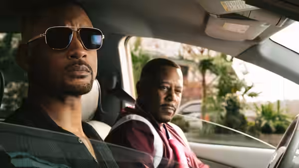 Mike (Will Smith) and Marcus (Martin Lawrence) sit together in a car