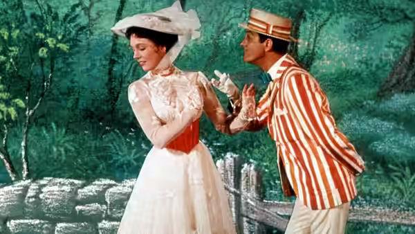 Mary Poppins, still 3