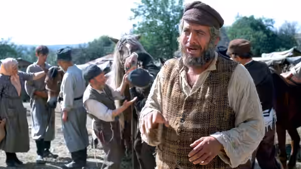 Fiddler on the Roof, still 3