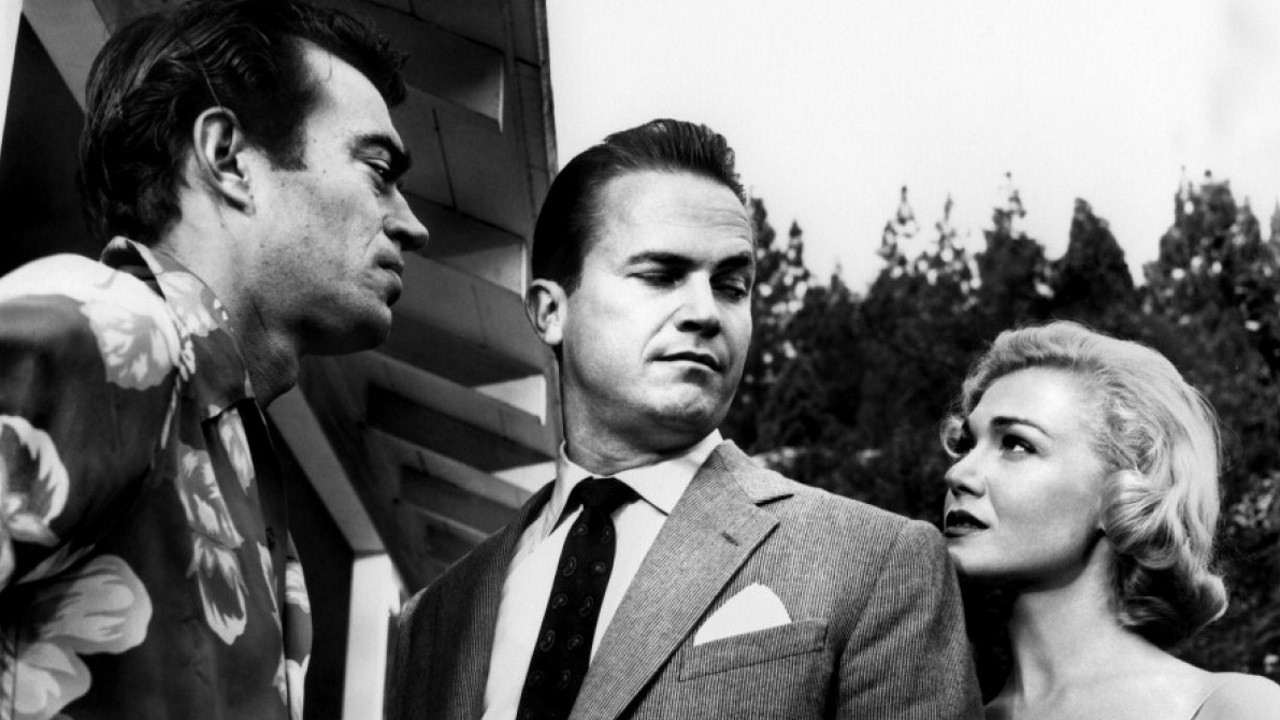 Kiss Me Deadly, still 2