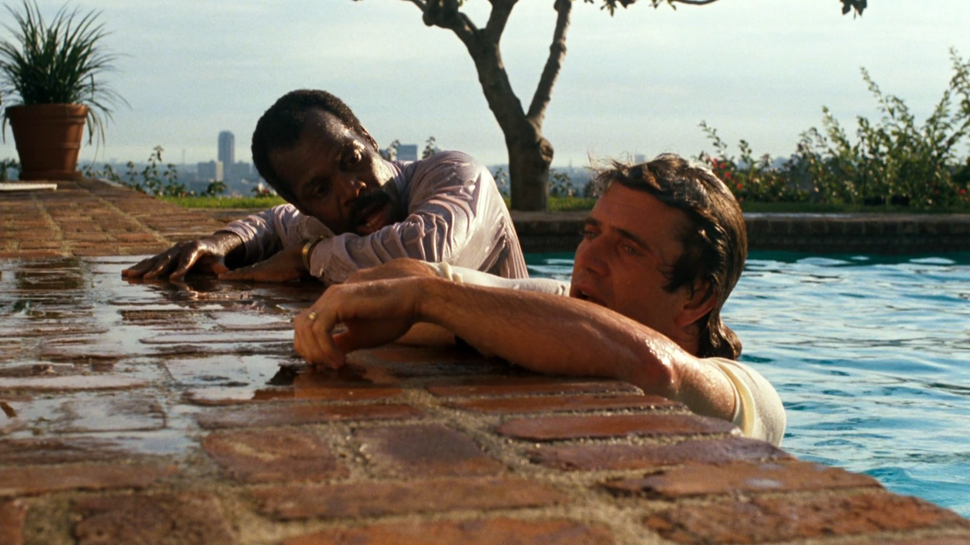 Lethal Weapon, still 2