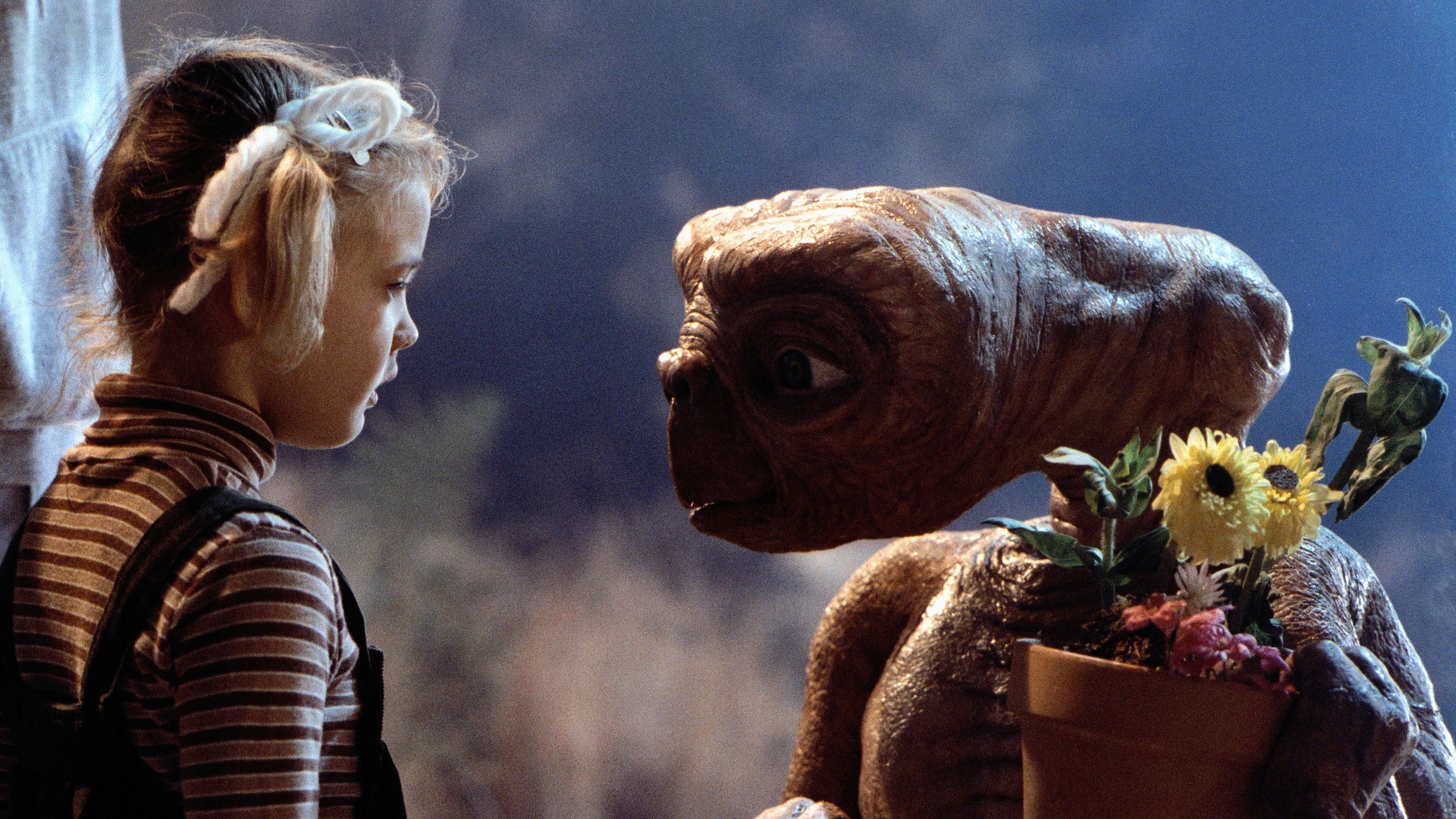 E.T. the Extra-Terrestrial, still 2