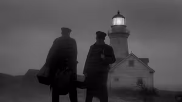 Thomas Wake (Willem Dafoe) and Thomas Howard (Robert Pattinson) approach the lighthouse
