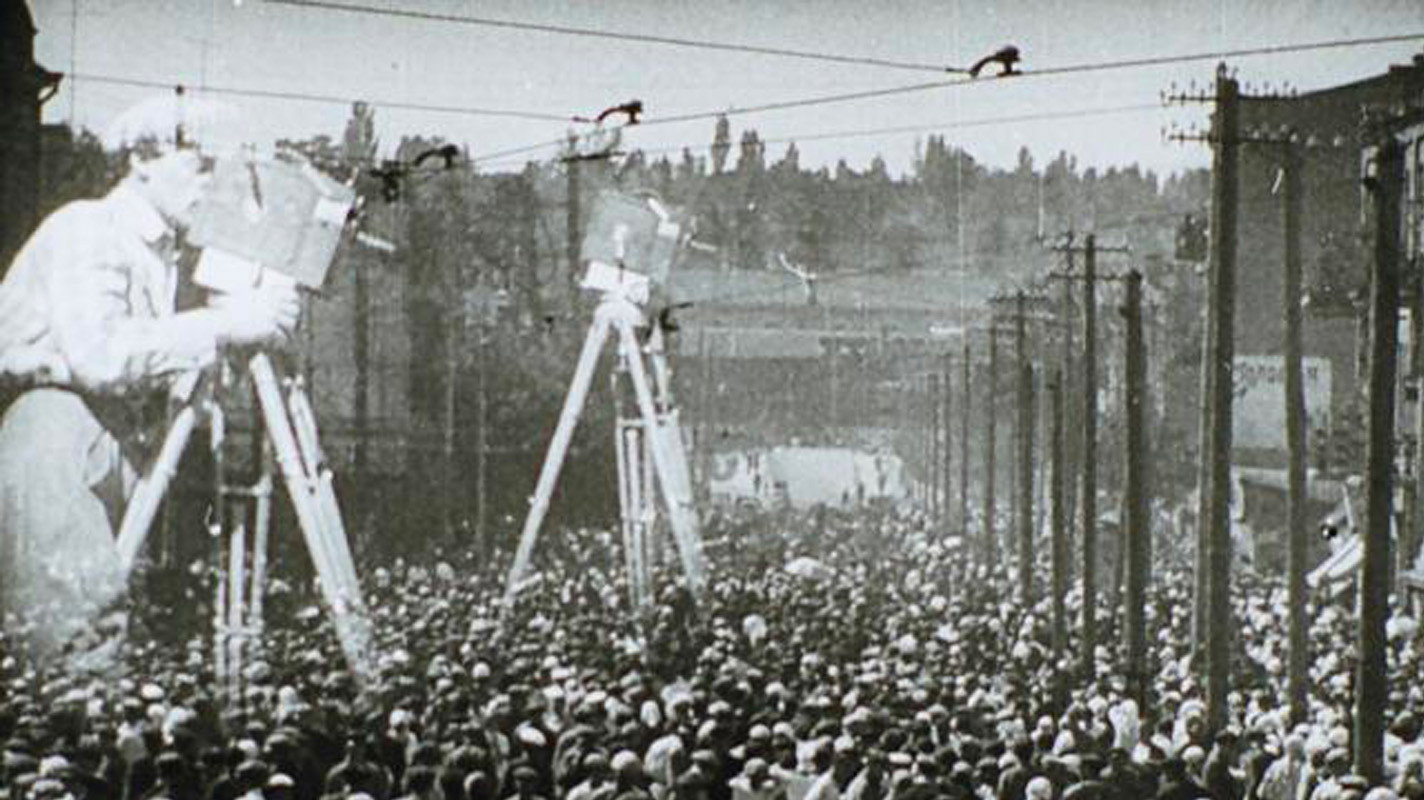 Man with a Movie Camera, still 4