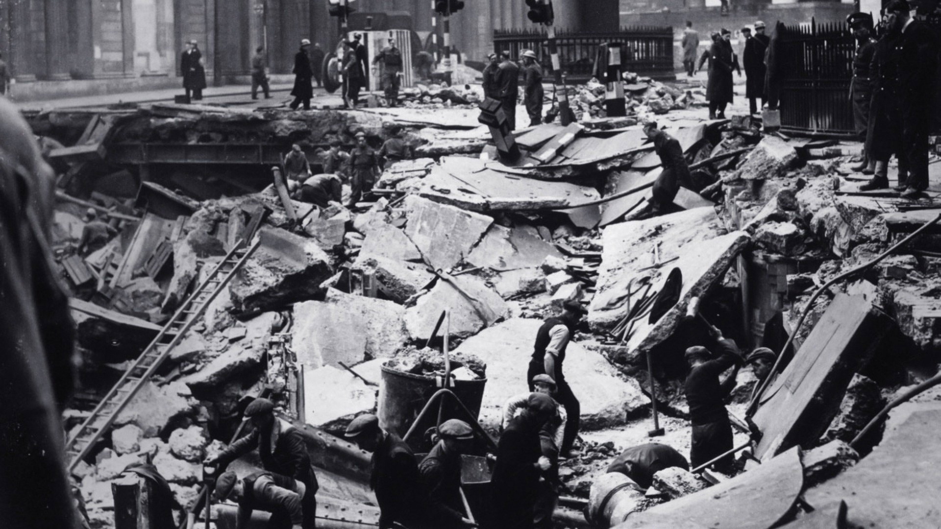 The World at War, still 4
