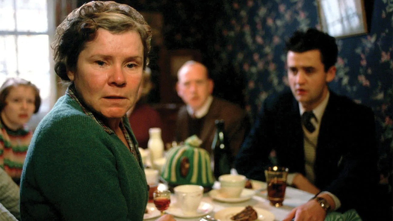Vera Drake, still 3