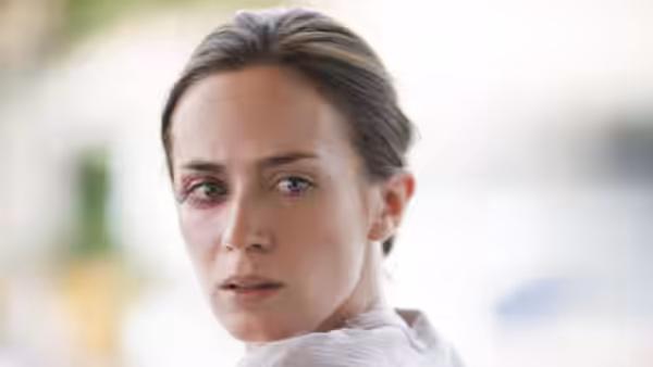 Kate Macer (Emily Blunt) with a concerned expression in close-up