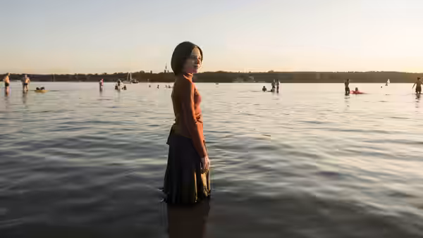 A scene from Unorthodox