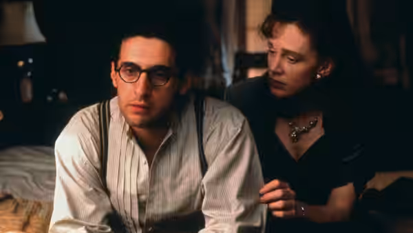 Barton Fink (John Turturro) and Audrey Taylor (Judy Davis) in bedroom